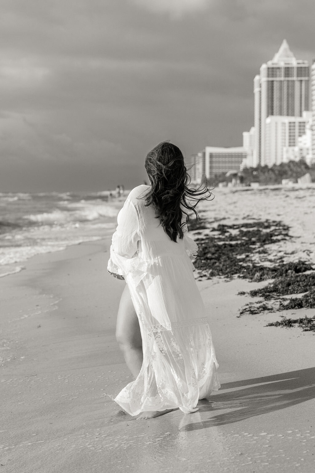 miami-beach-maternity-black-and-white-lace-dress