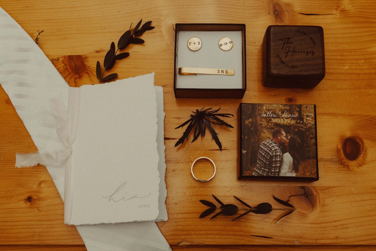 Groom-Getting-Ready-Details-8302