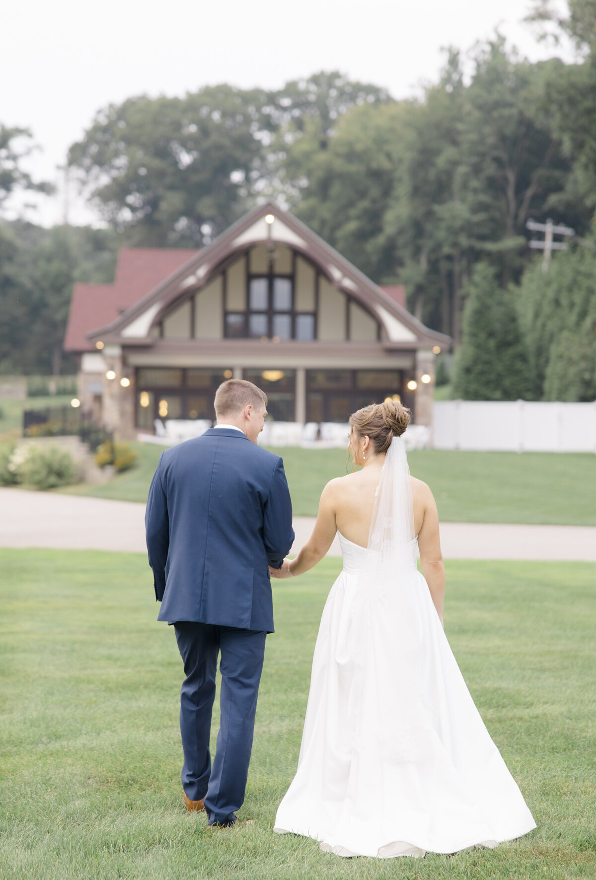 Paloma-Blanca-4888-Saint-Clements-Castle-and-Marina-CT-Bridal-Store-2