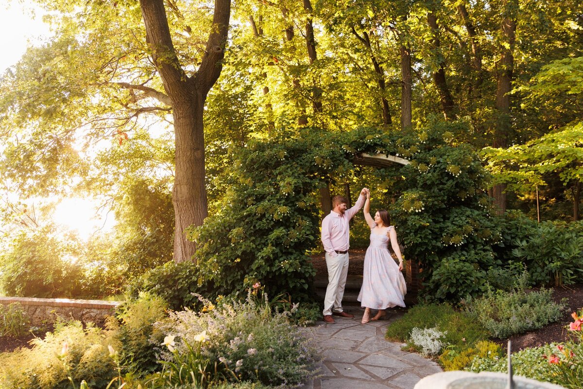 21-kellogg-manor-house-grand-rapids-engagement