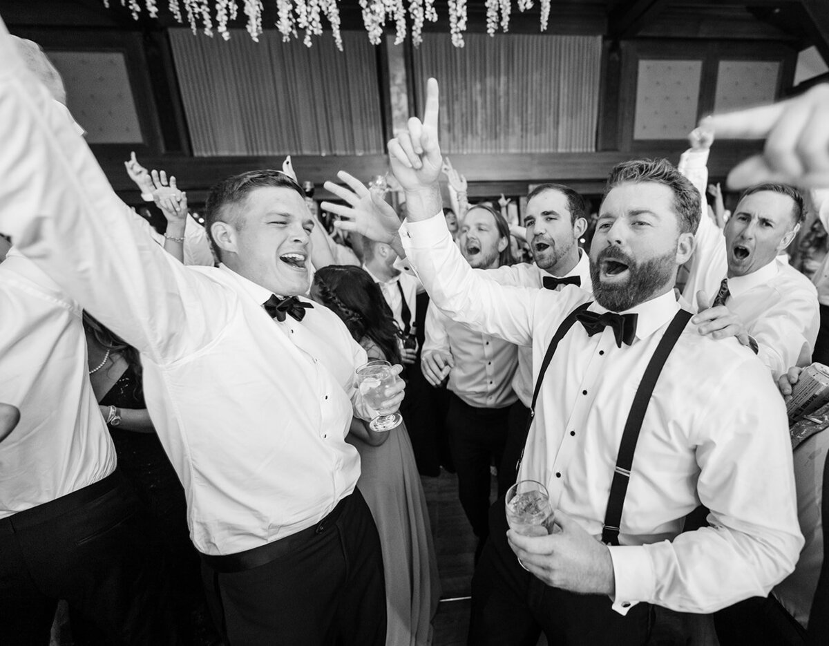 stein-eriksen-lodge-july-summer-park-city-mountain-wedding-pepper-nix-2212-2525bw