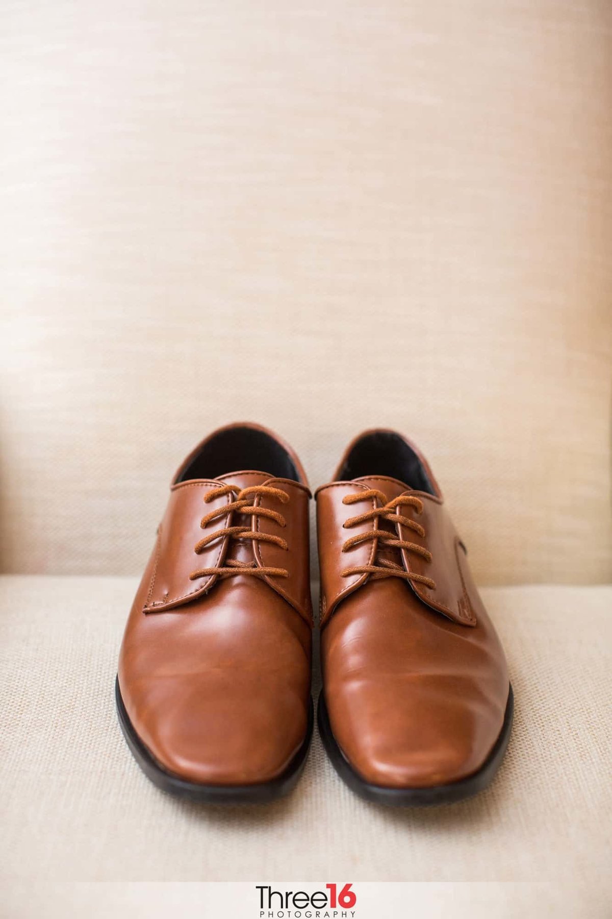 Groom's brown wedding day shoes