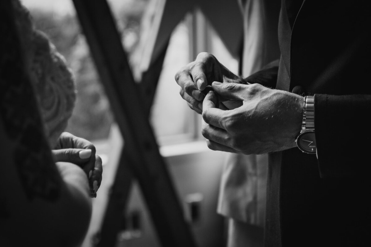 black and white wedding ceremony photography