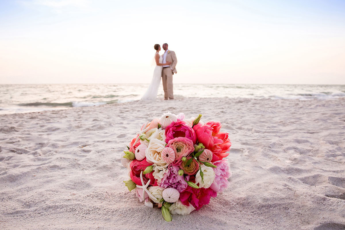 ritz carlton naples florida wedding photo bouquet in sand