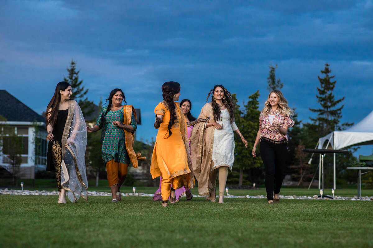 Banff Indian Wedding Photographer Edmonton Sikh Wedding Calgary Sikh Hindu Wedding Photo Mehndi Photo