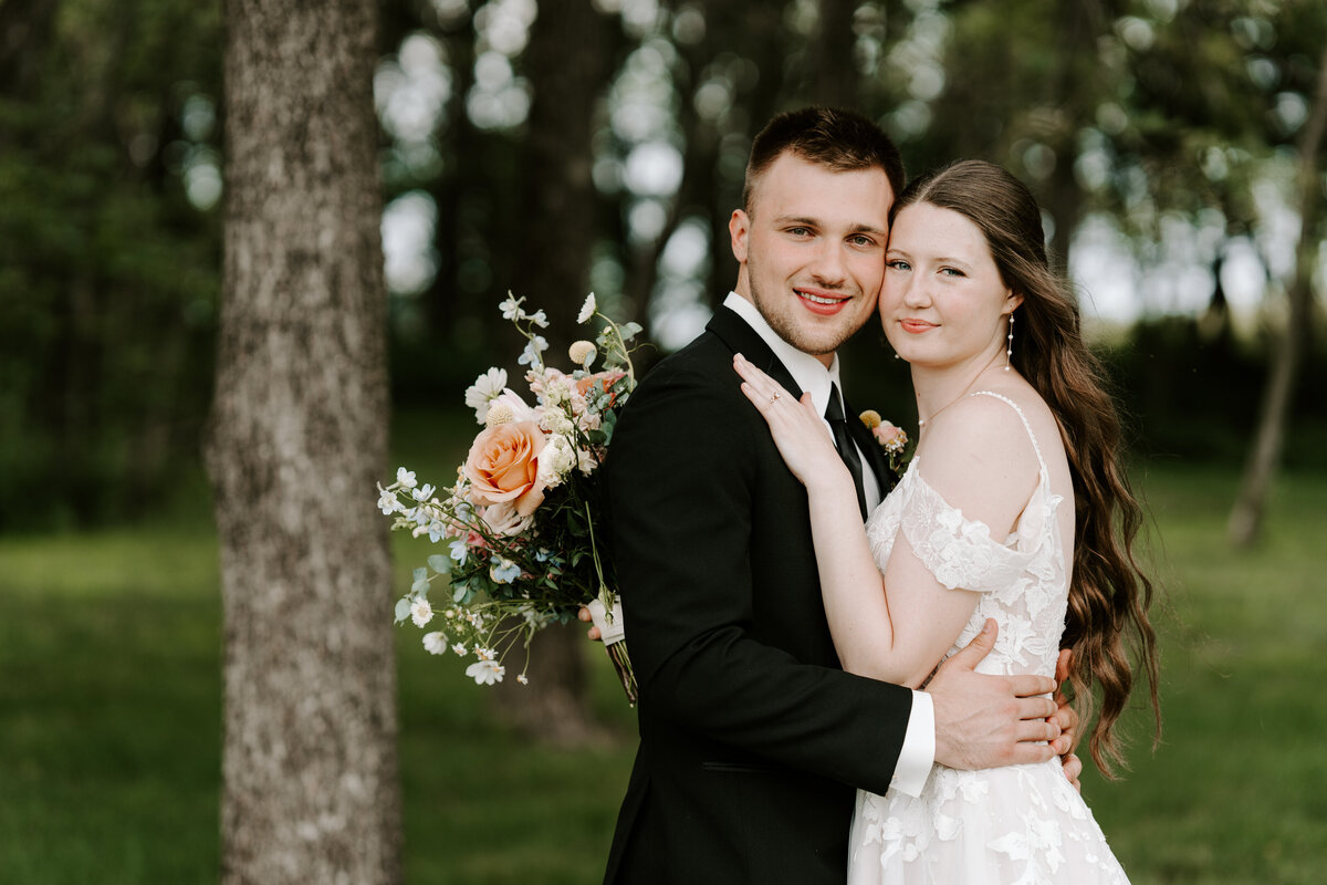 kraber-the-gathering-grounds-iowa-wedding-26