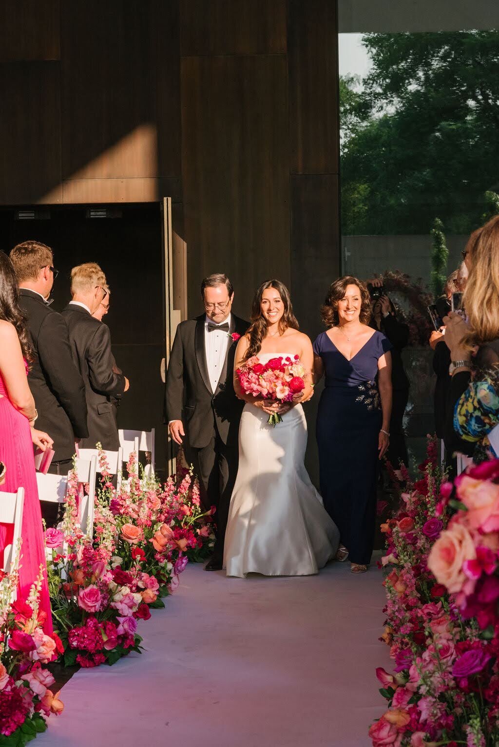 Carolyn and Rodney PInk Wedding at the Barnes Foundation5