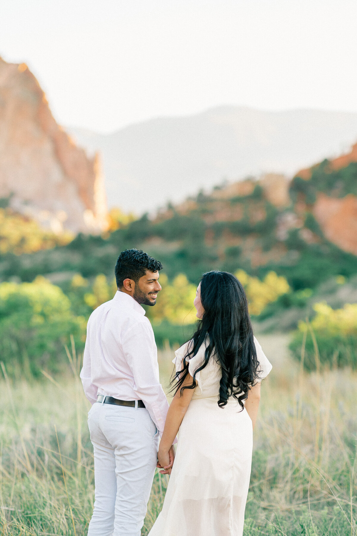 Garden-Of-The-Gods-Engagement-Photos-7