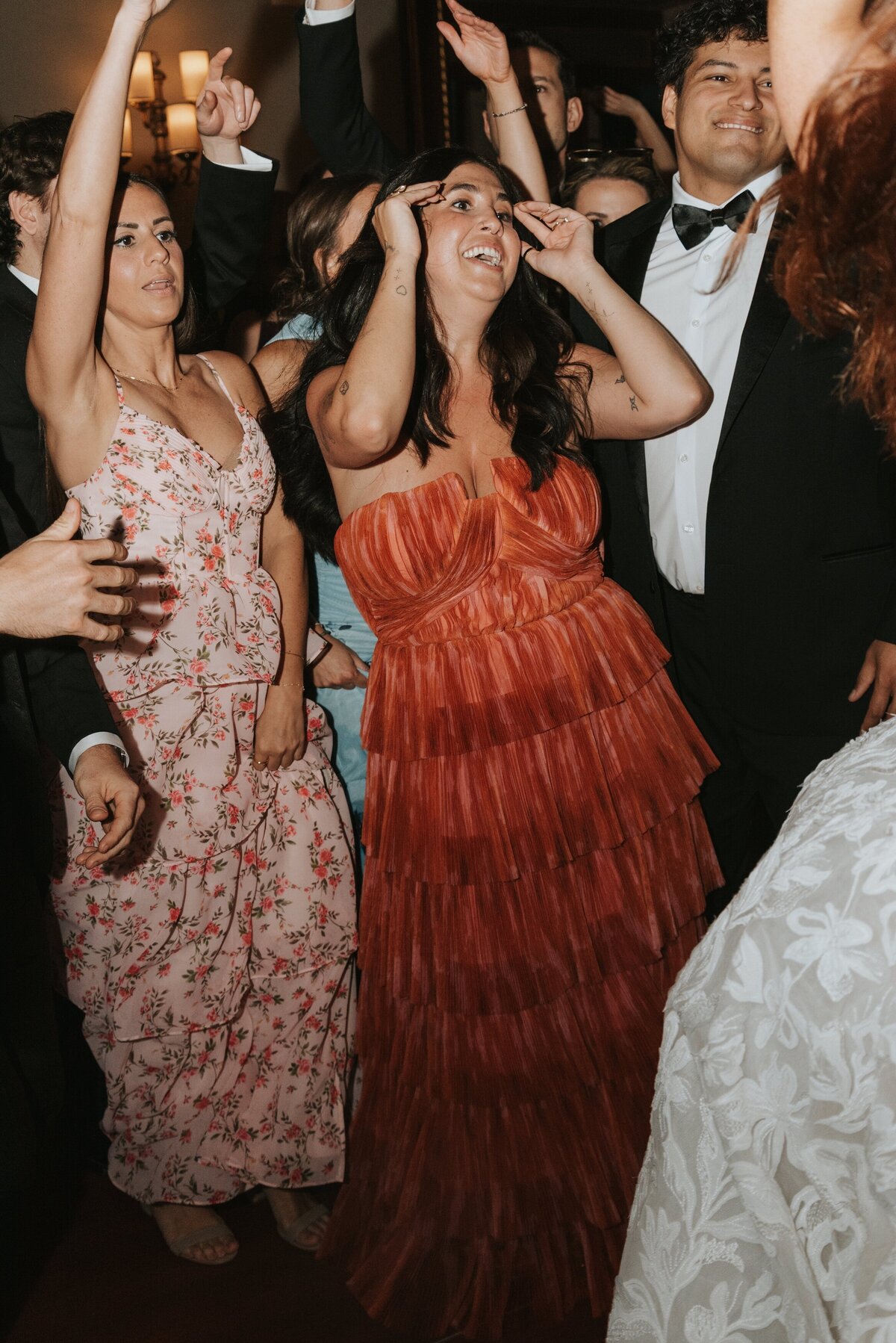 Faye-Fern-Creative-MariaBLung-Meg-Brandon-New-York-Athletic-Club-St-Patricks-Cathedral-Wedding-Reception-30