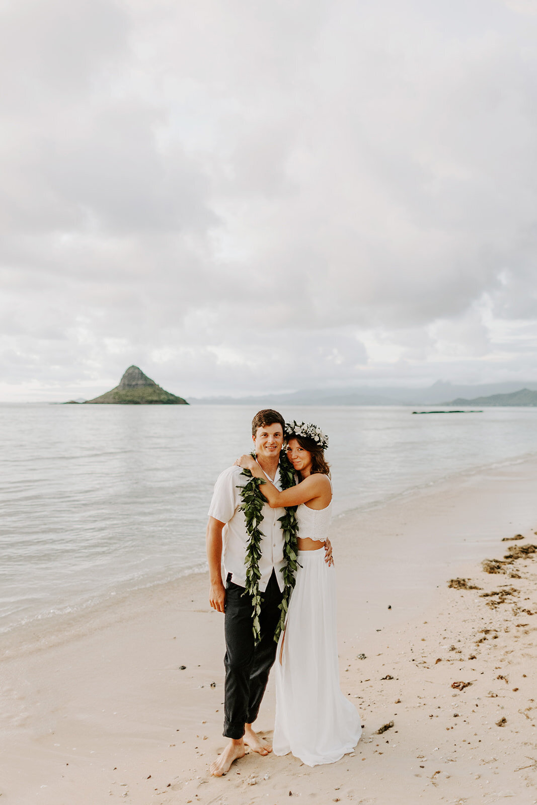 22.09.17_Jenna and Peter_Oahu_engagements_Aly Dove Photography _0040_websize (1)