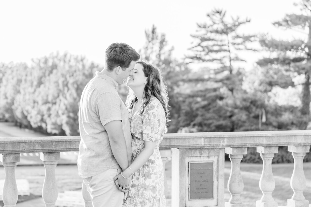 AultParkCincinnatiEnagementSessionPhotography-26