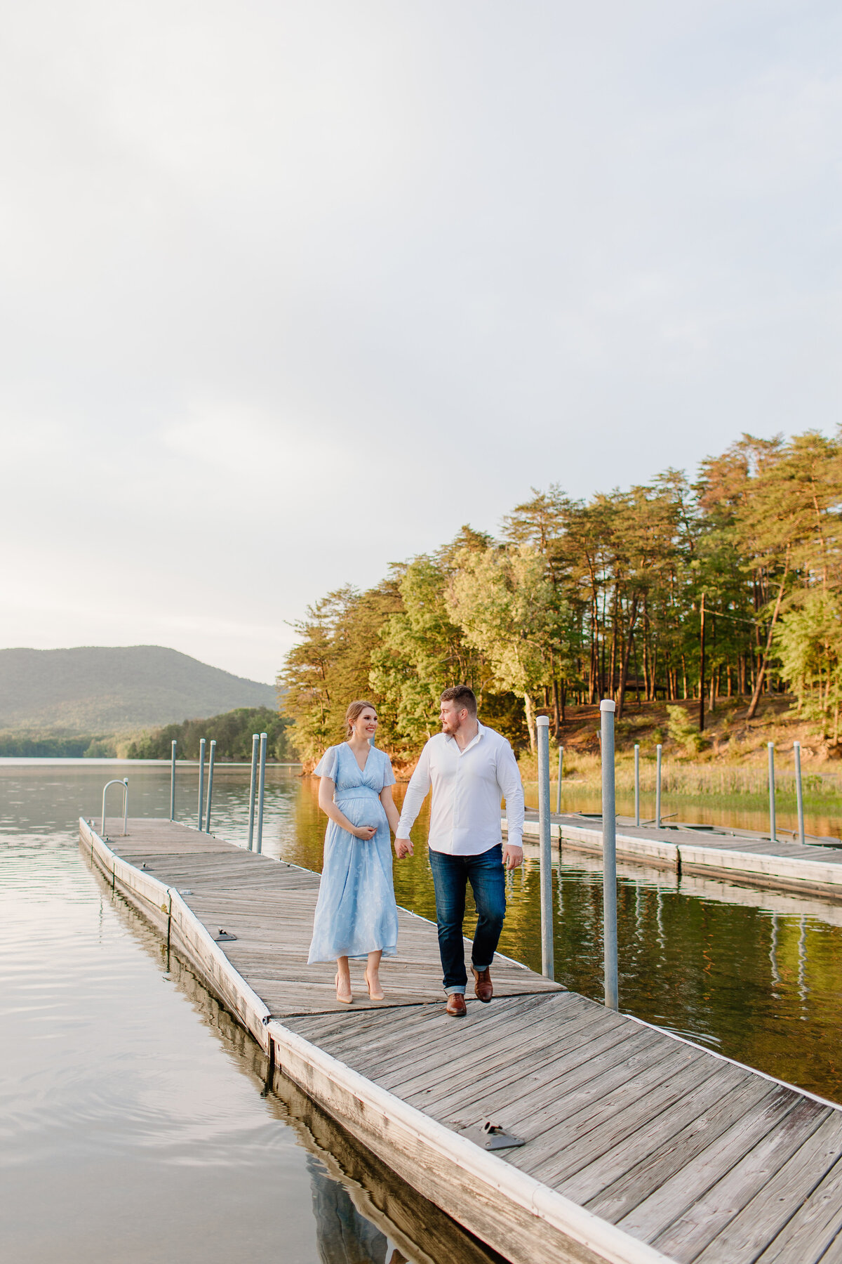 Documentary-Maternity-Session-at-Carvins-Cove-RJ-84