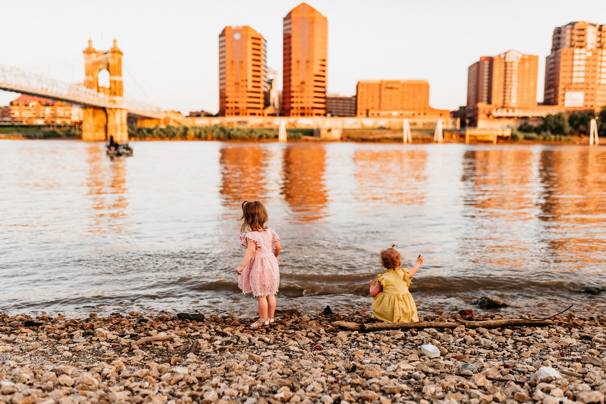 ohio-river-smale-park-family-photography