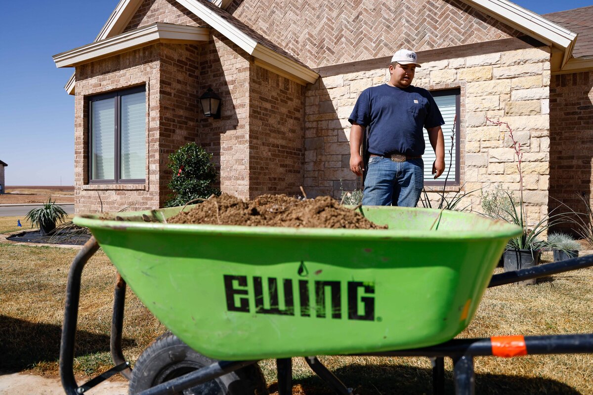 Lubbock landscaping, turf, lawn care Mission Service Companies_0220