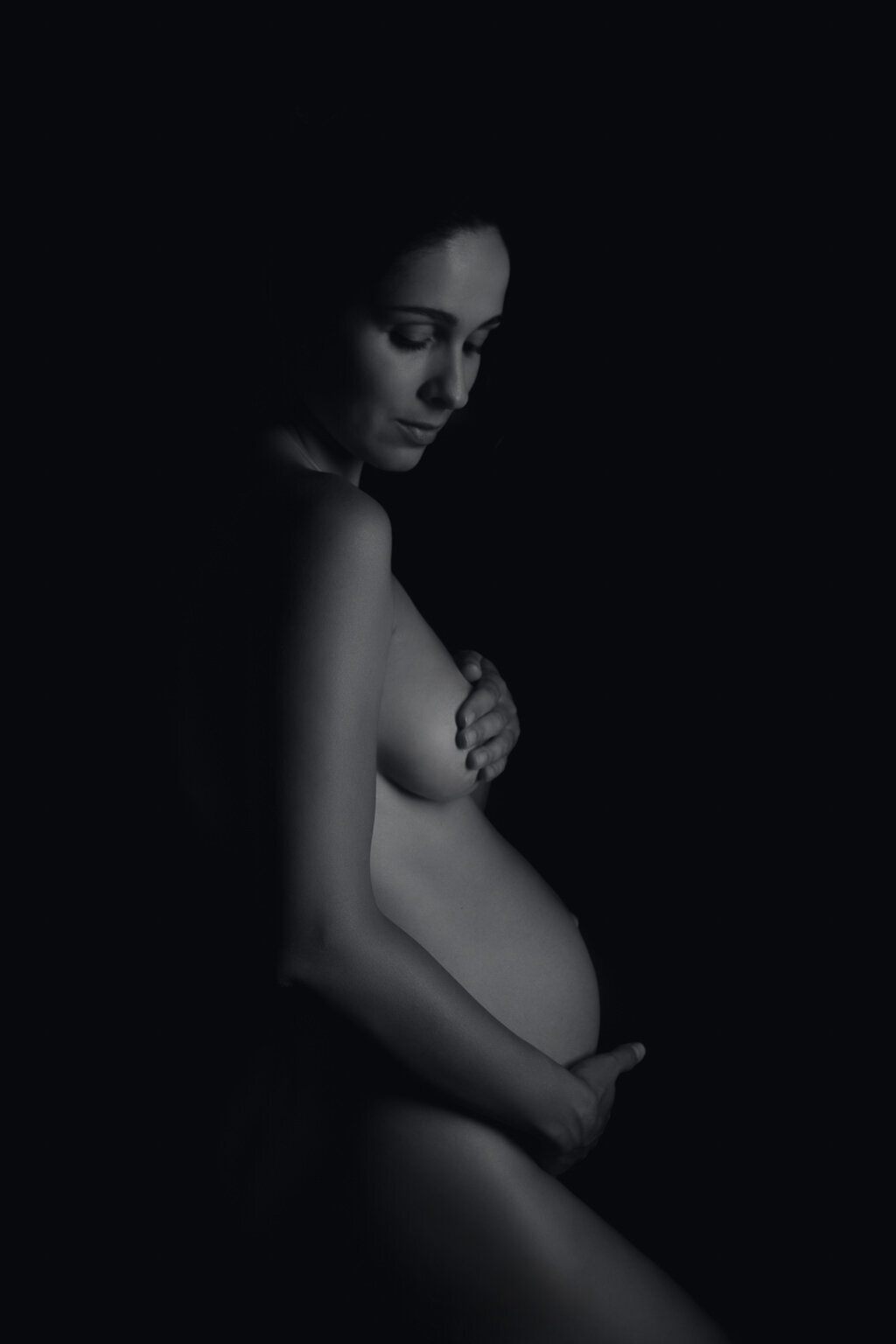 fine-art-nude-maternity-photographer-lizlebed-1