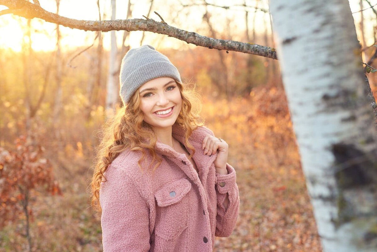 Senior Picture Photographer Captures Natural Beauty in Autumn Woodland Setting-08