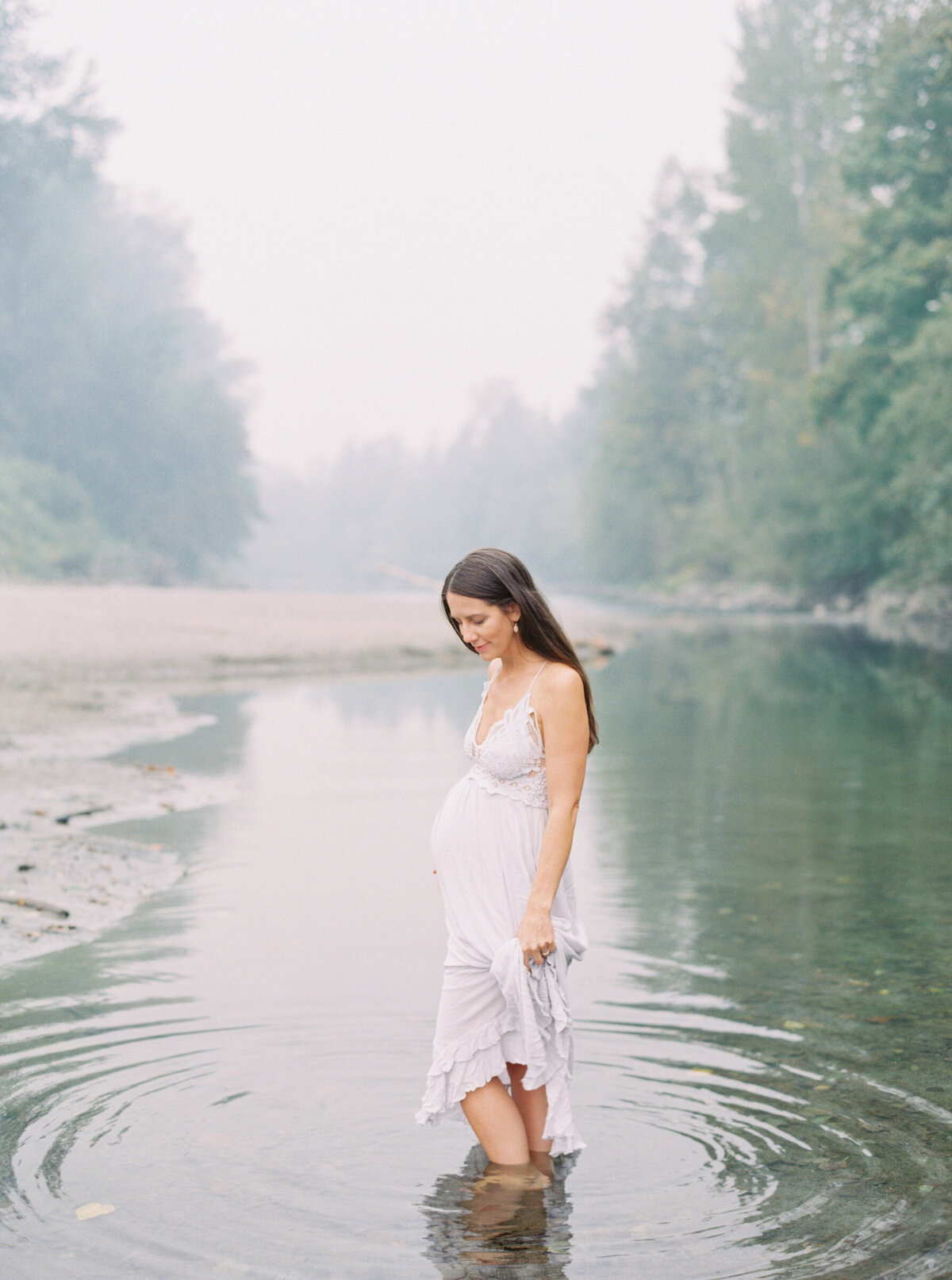 river-maternity-photos-film