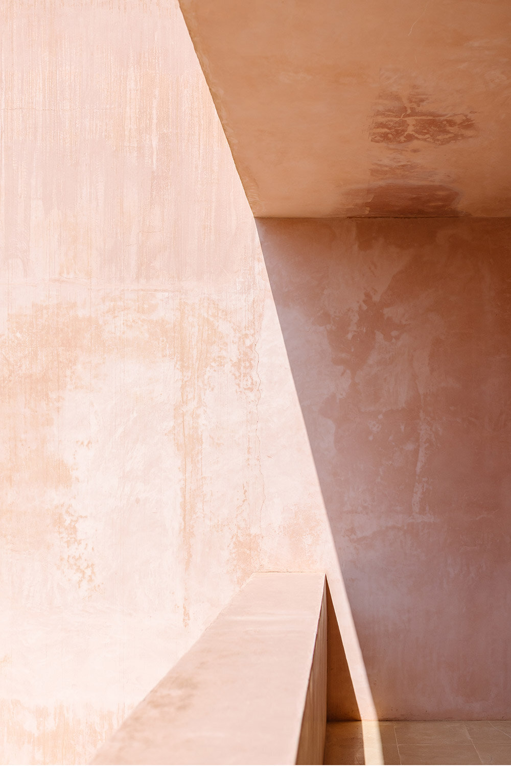 light and shadow at neuendorf house
