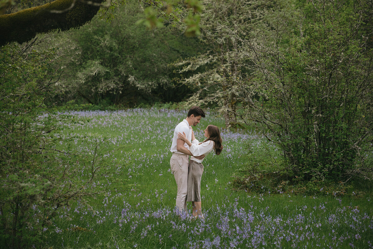 oregon-engagement-flower-field-twilight-208