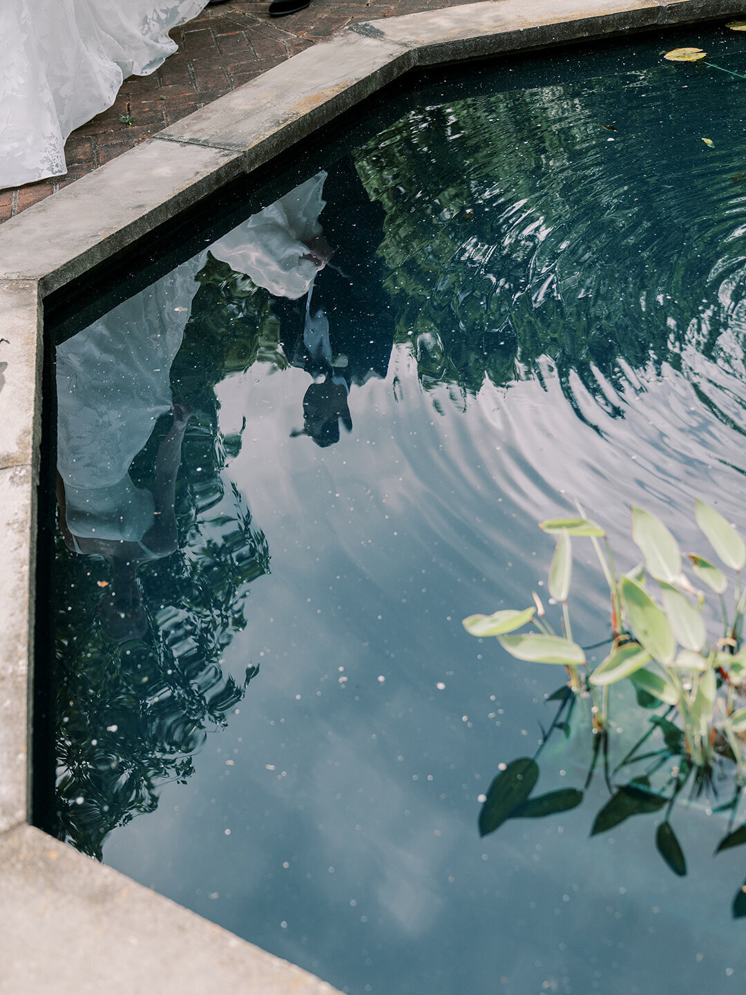 KathleenRob5-3-25GlenstoneGardenVA-VickiGraftonPhotography-287