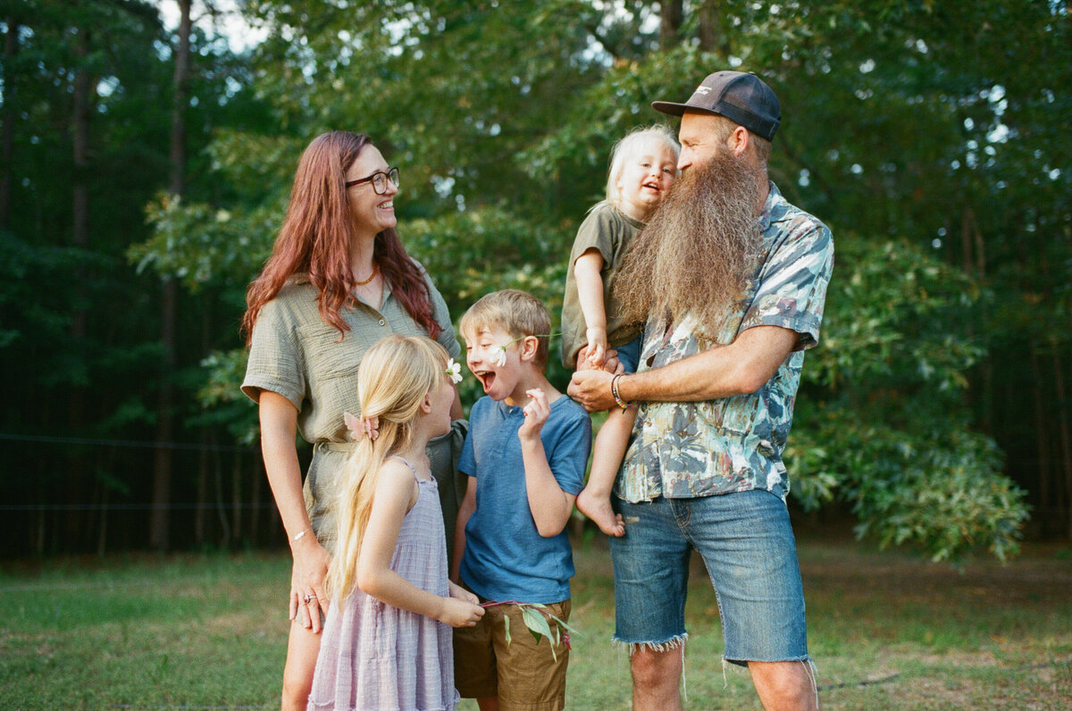 35mmFILM_WildersFlowers_Family_Nouvel_50