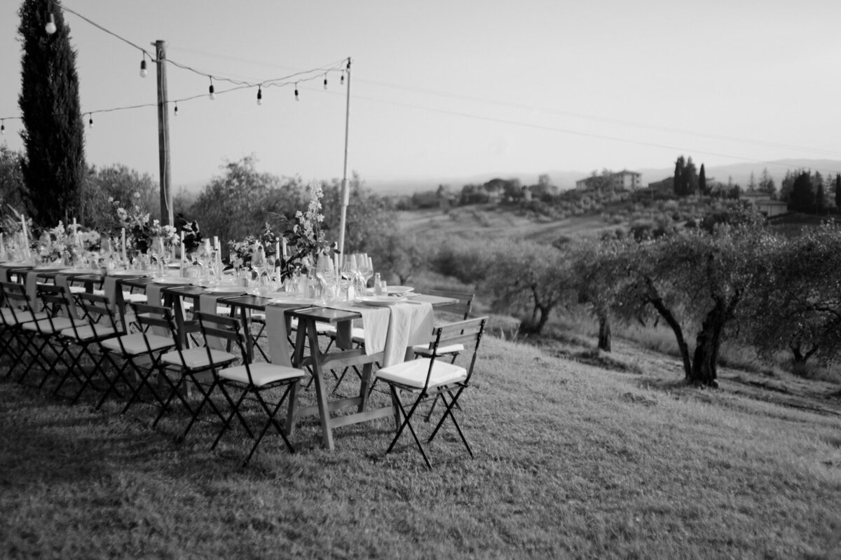 053_Tuscany_Destination_Wedding_Photographer-112_A tuscany wedding in the Chianti hills captured by Flora and Grace Wedding Photography. 