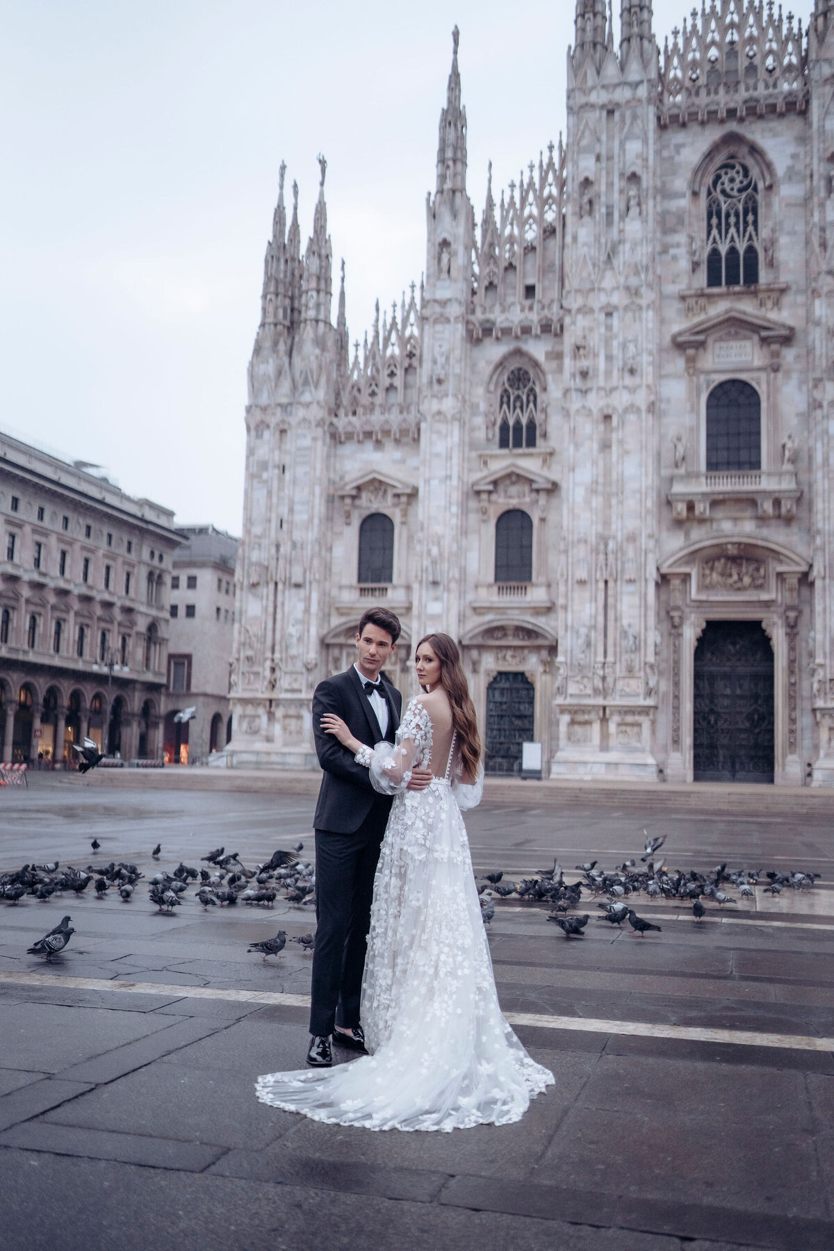 007-Milan-Duomo-Inspiration-Love-Story Elopement-Cinematic-Romance-Destination-Wedding-Editorial-Luxury-Fine-Art-Lisa-Vigliotta-Photography