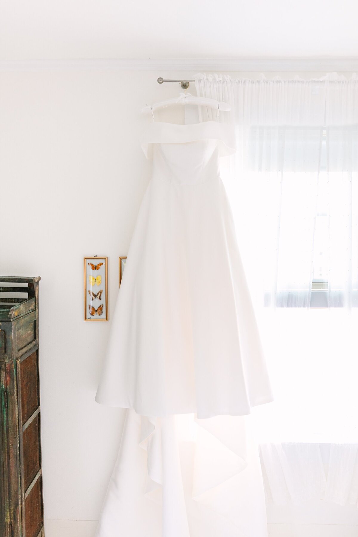 Cheery_Yellow_Blue_Seaside_Island_Maine_Wedding_Chebeague_Island_Inn_0013