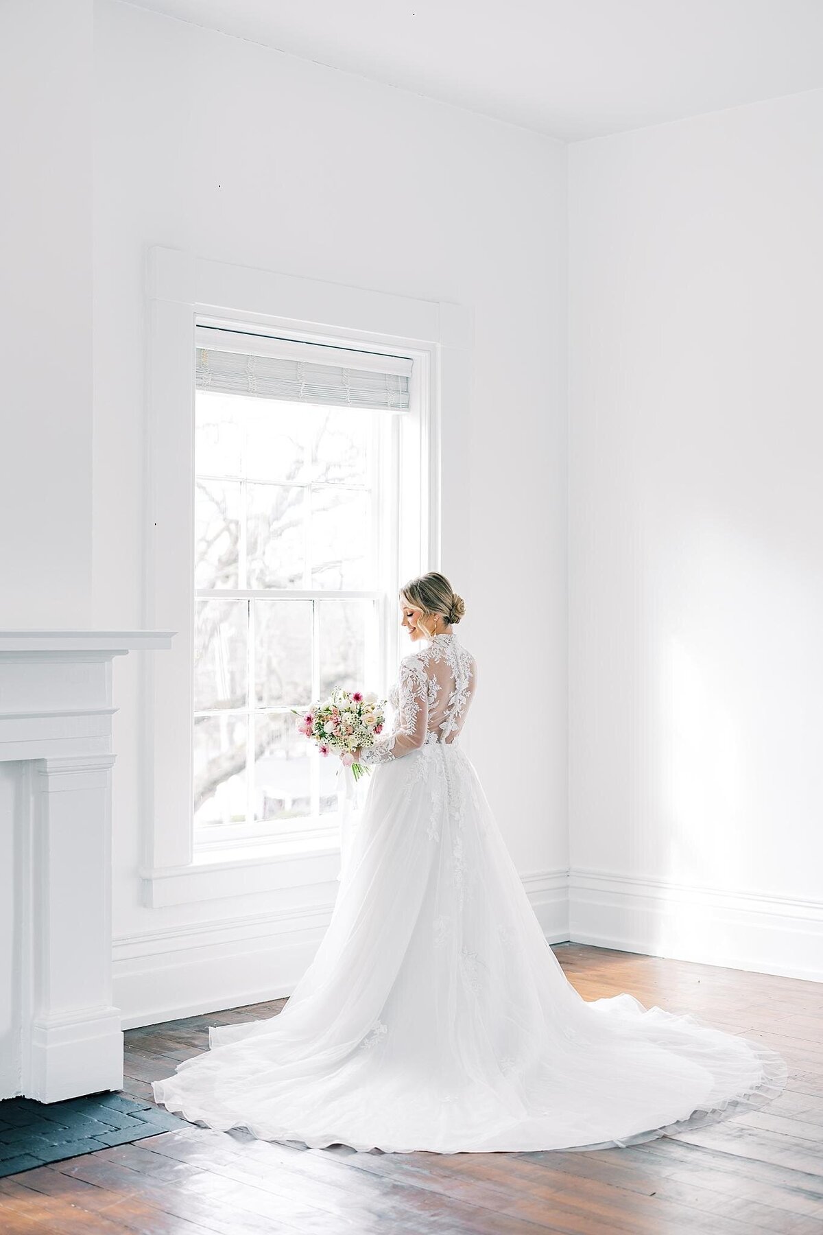 Venue-at-Oak-Place-Wedding-Madison-Martin-Photography_0009