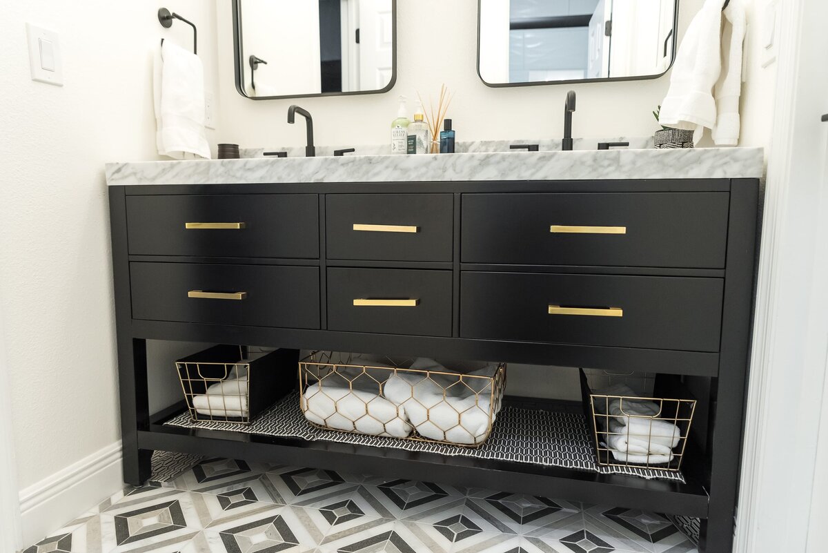 dewine design orlando interior designer modern lakehouse black vanity with marble counter