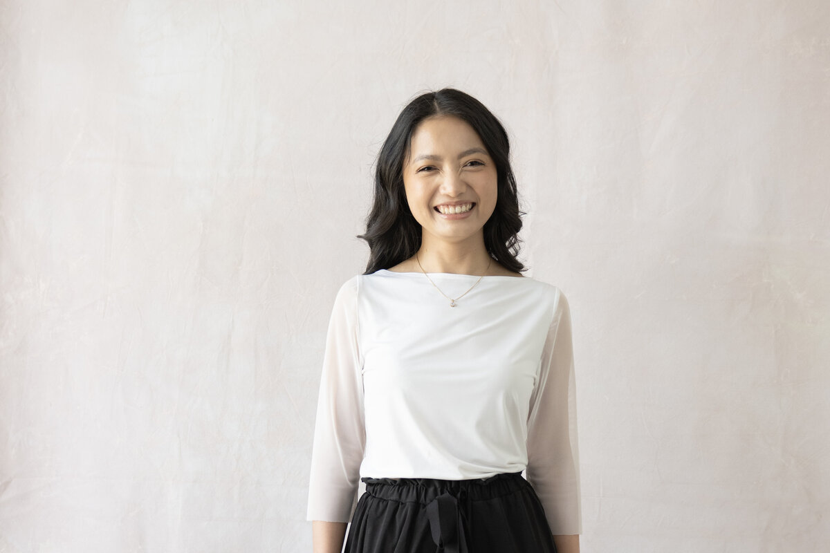 SQP_L&B1_LE_BLACKPANTS  WHITE TOP CROP_DSC1170