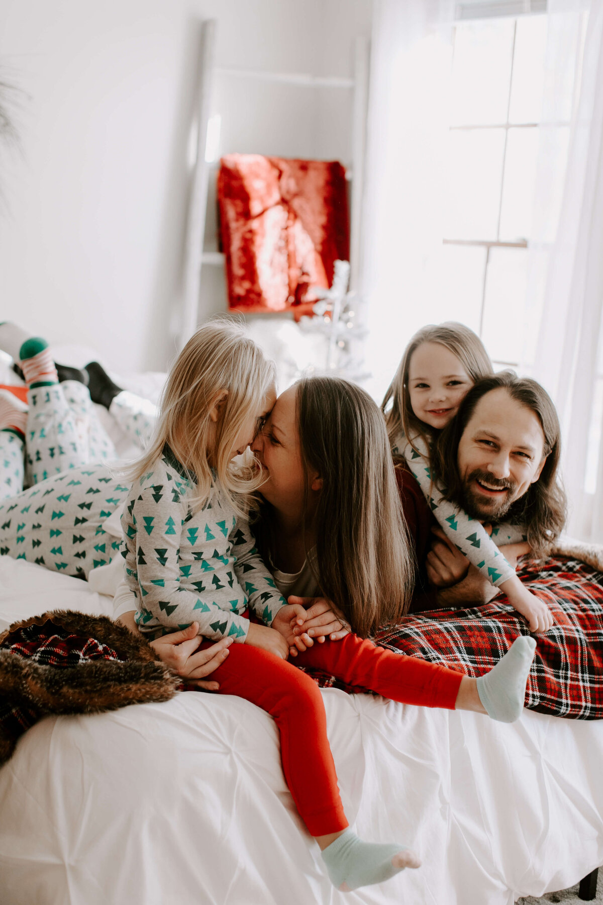 Holiday-Pajamas-Christmas-Mini-Session-Family-Photography-Woodbury-Minnesota-Sigrid-Dabelstein-Photography-Steineck-31