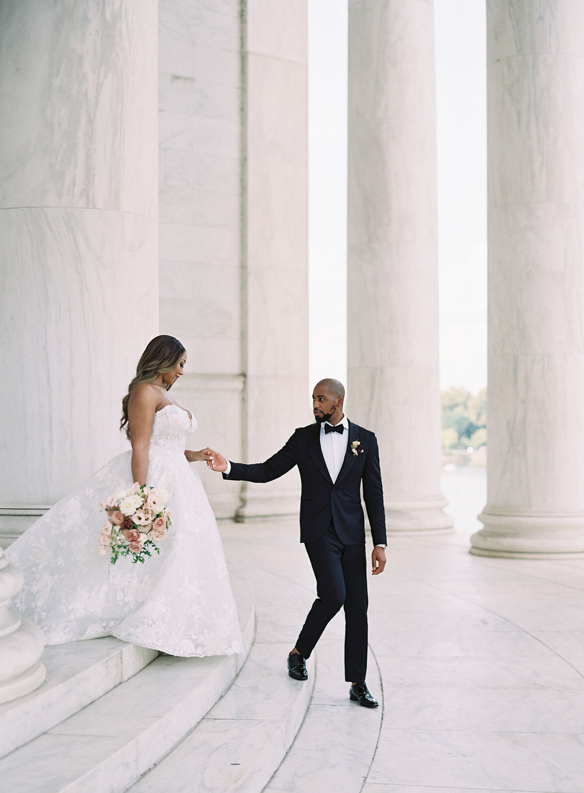 040-elegant-african-american-couple-portraits-at-jefferson-monument-wahsington-dc-0001