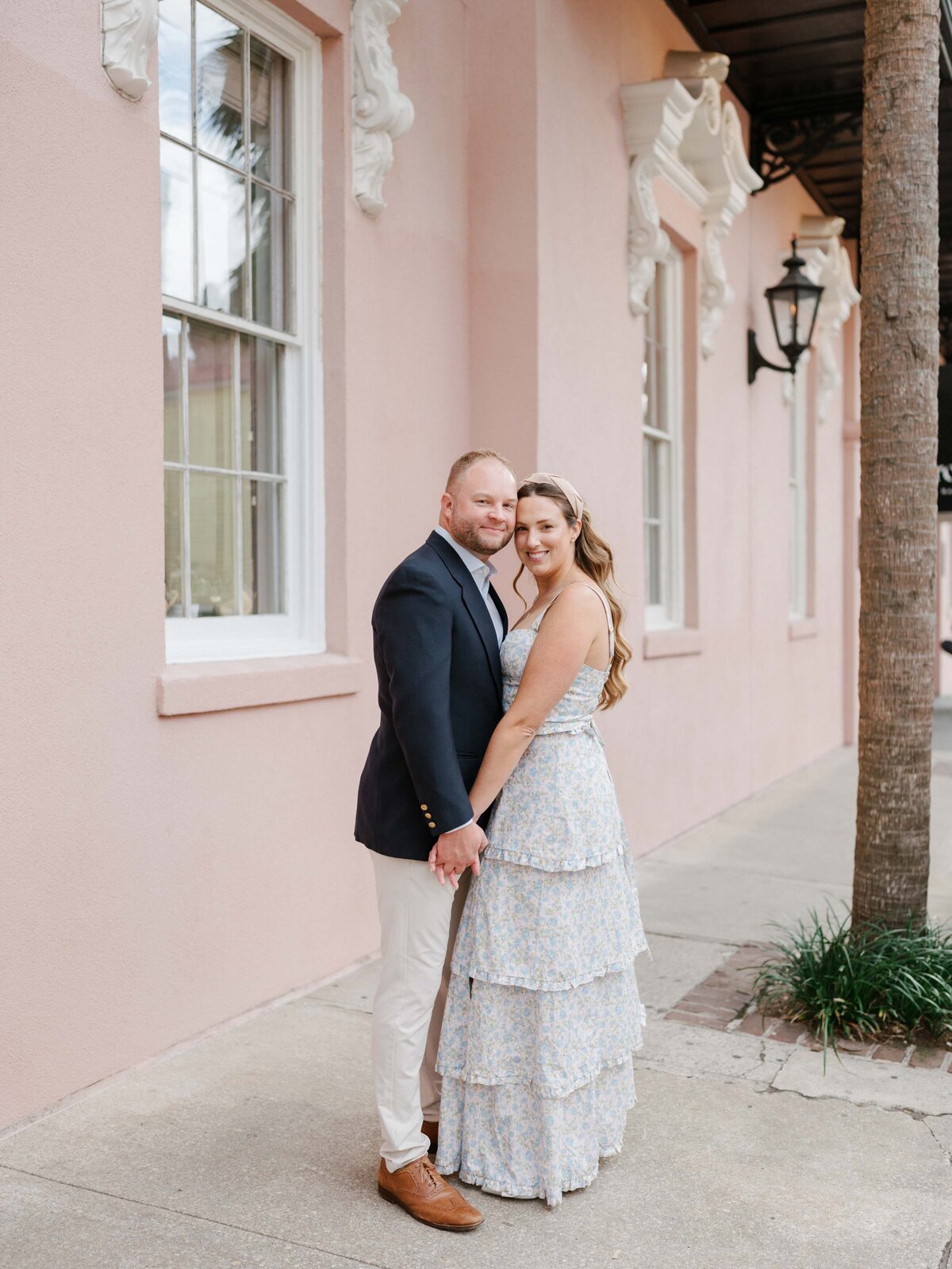 downtown-charleston-engagement-session-meg-andrew-007