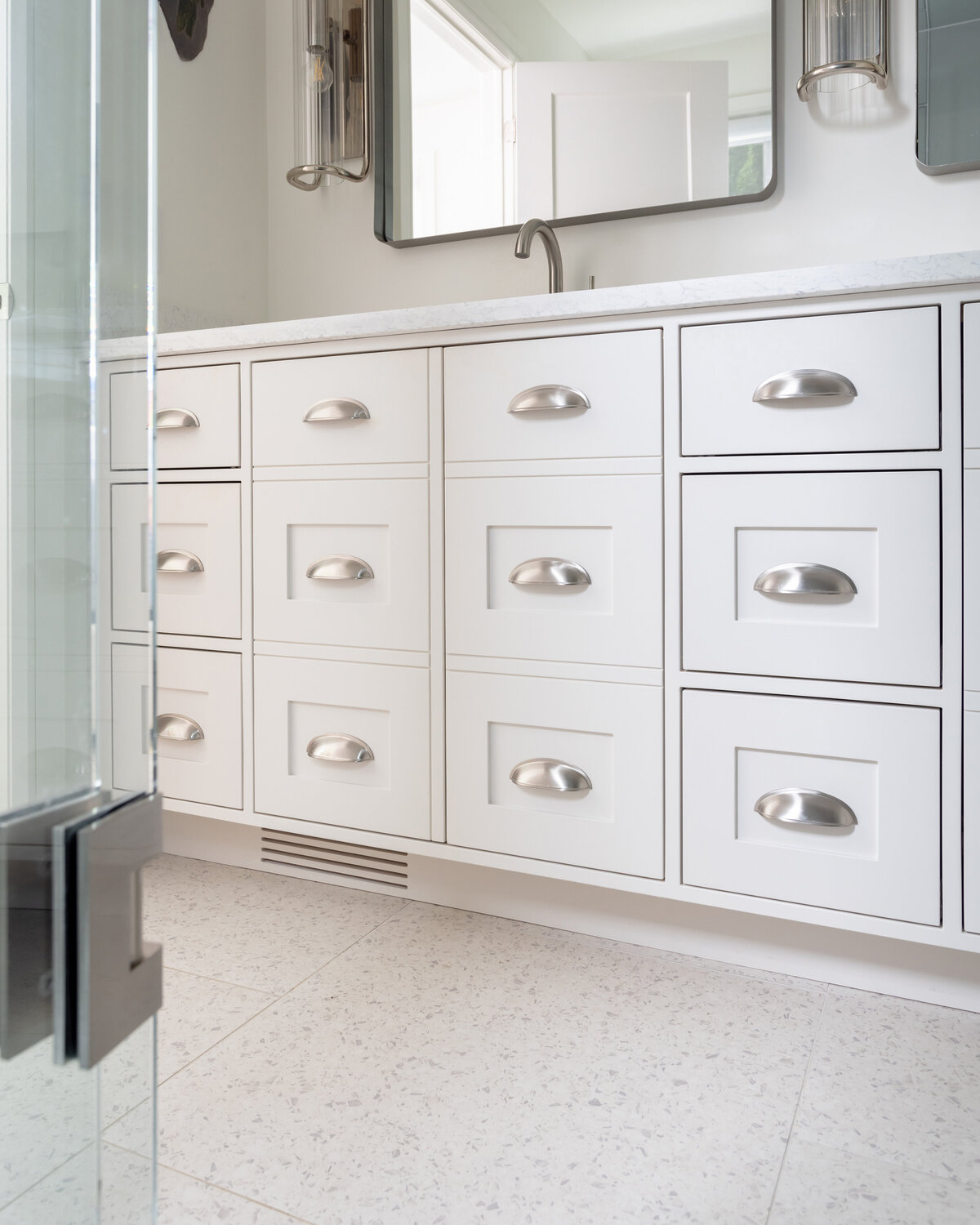 KatCo_Interiors-LakeHouse-Ensuite-10