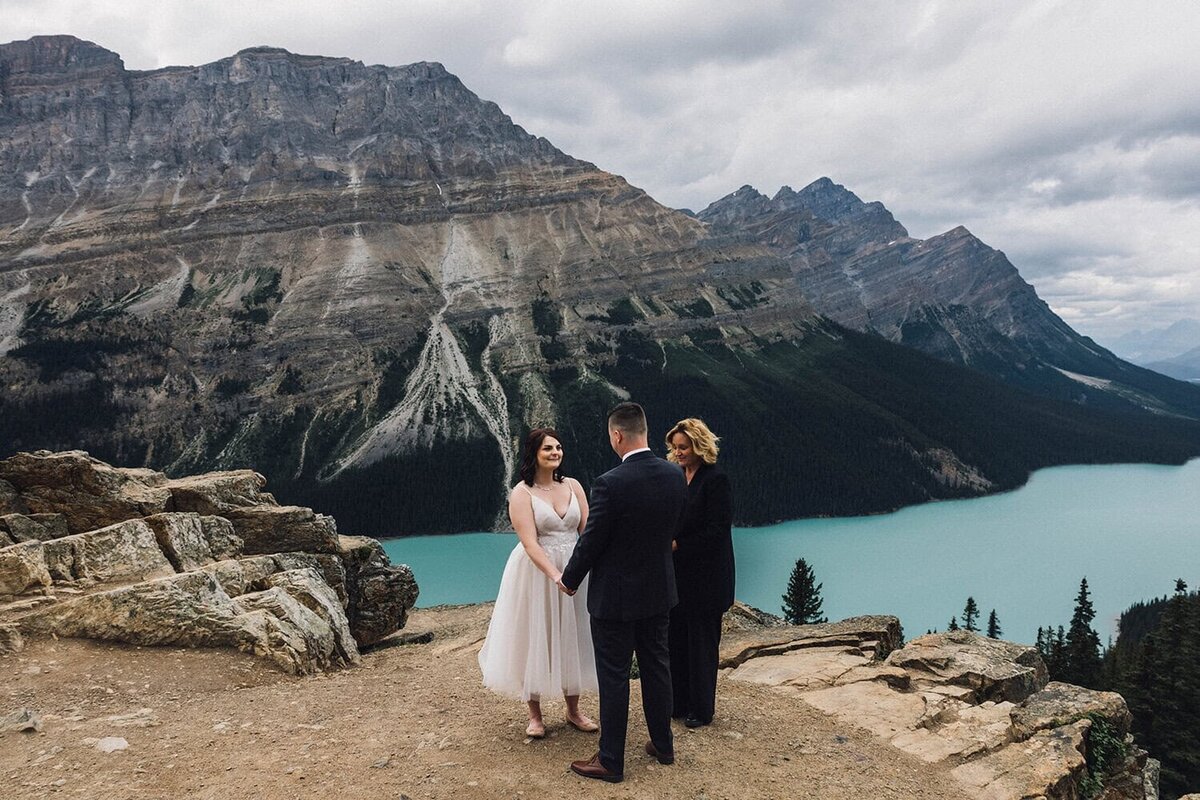Alberta elopement and micro-wedding galleries by Allie Knulls Photography