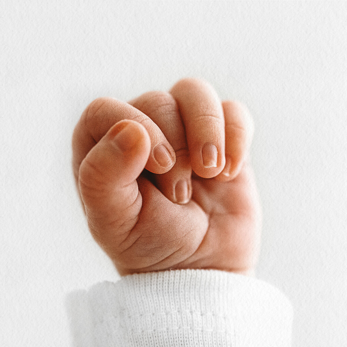LittleWhitePhotography-Newborn-9