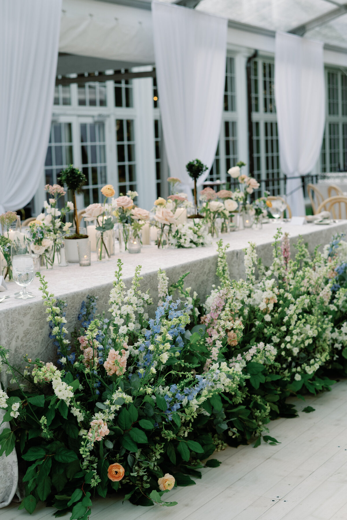 Milwaukee Country Club Wedding on the Golf Course_19