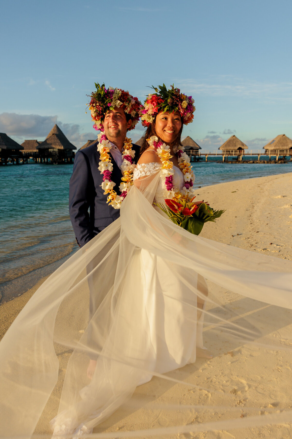 bride-and-groom-on-beach-tahiti