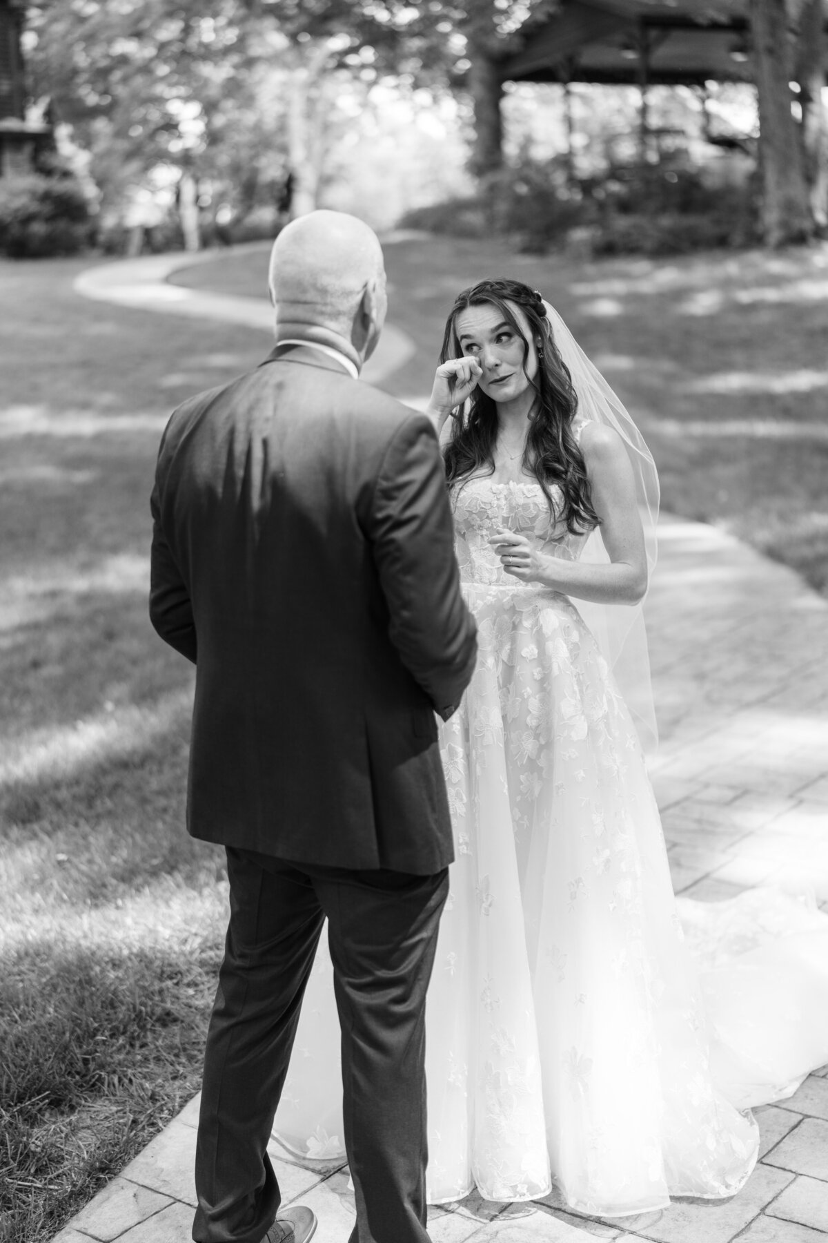 25033_1687_bw