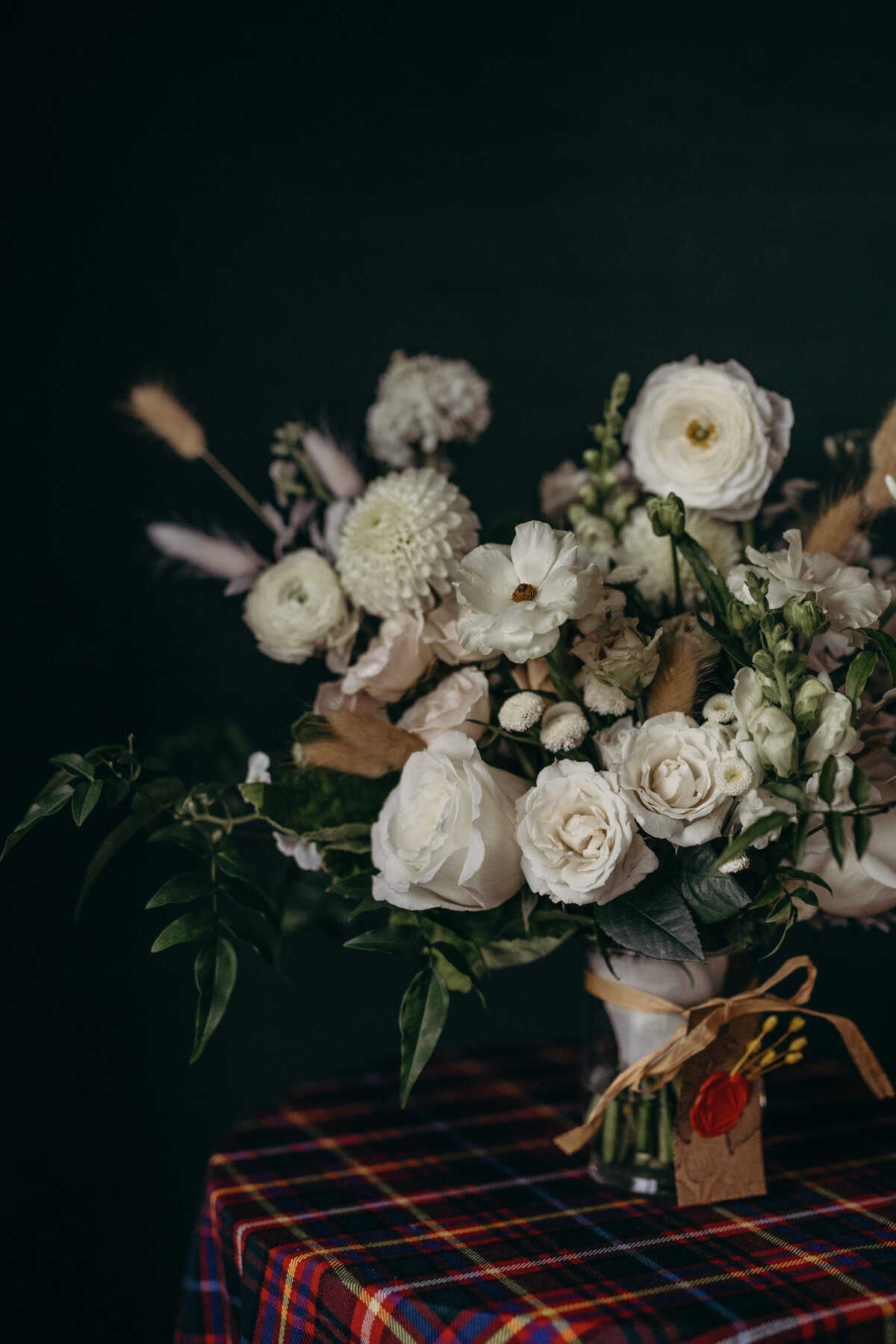 Moody-Painterly-Flowers-Wedding