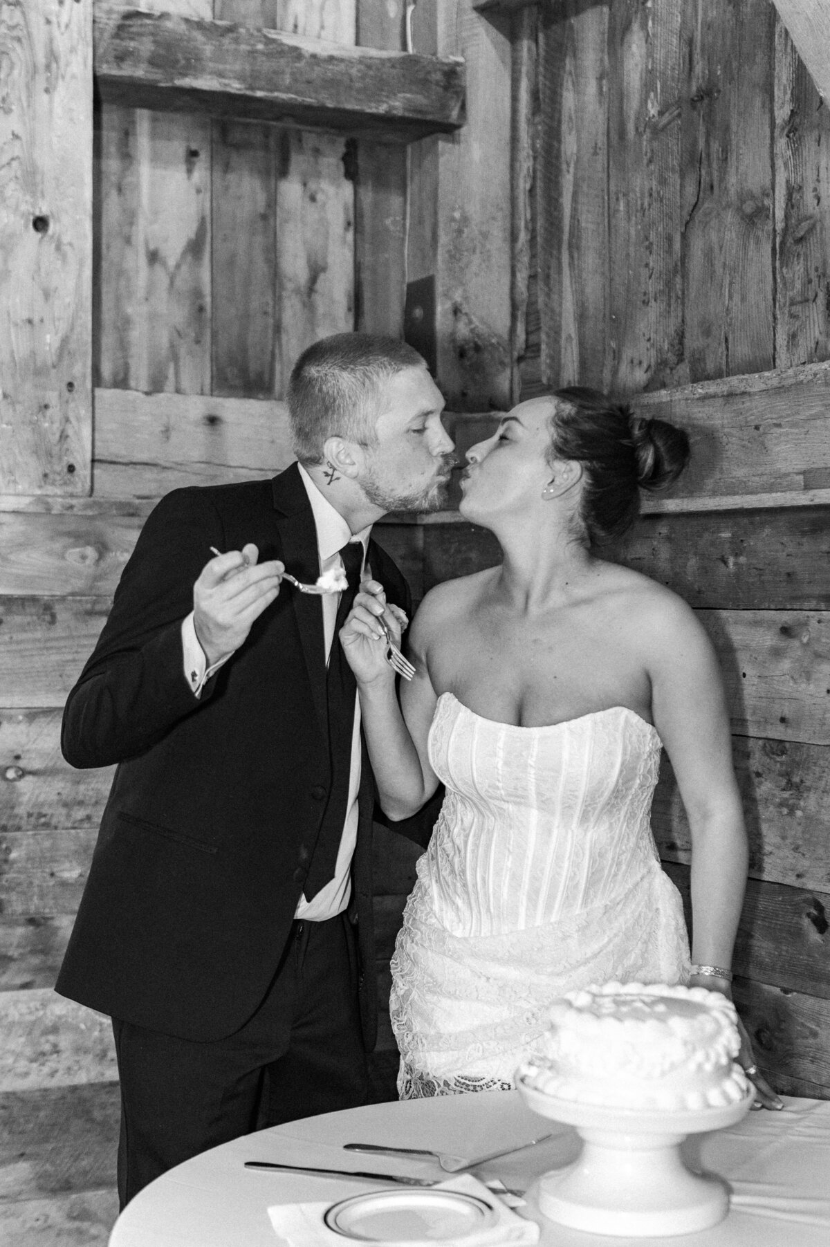 erik_sam_cake_cutting-14