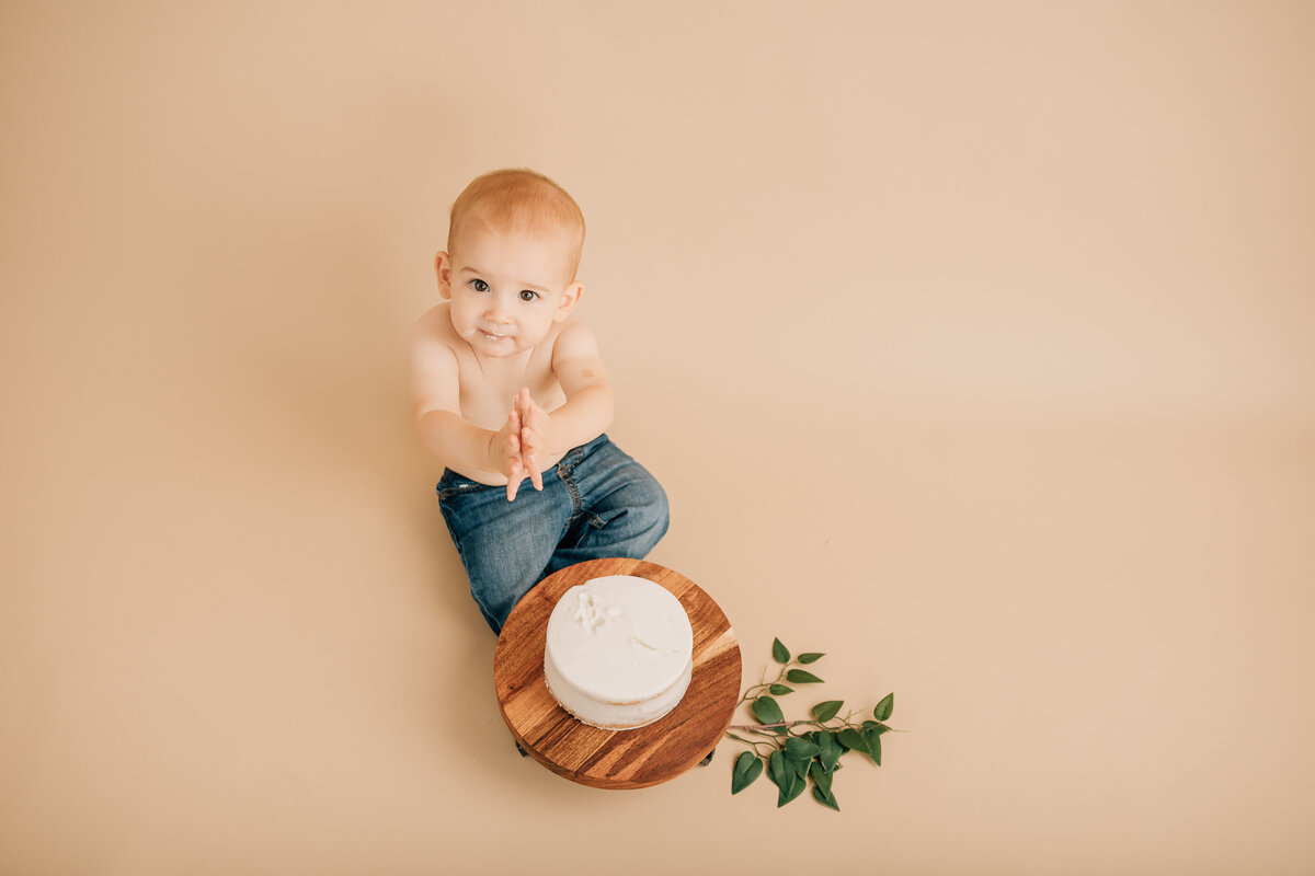 Canton CT Cake Smash Photographer | Connecticut First Birthday Photography-7