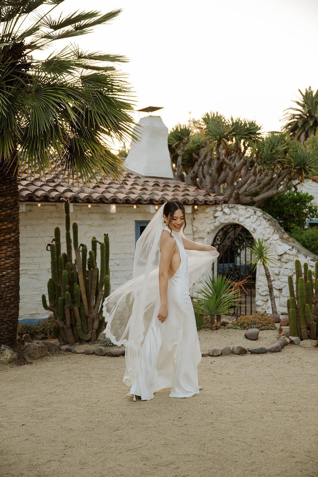 meagan-hilss-events-bridal-moments