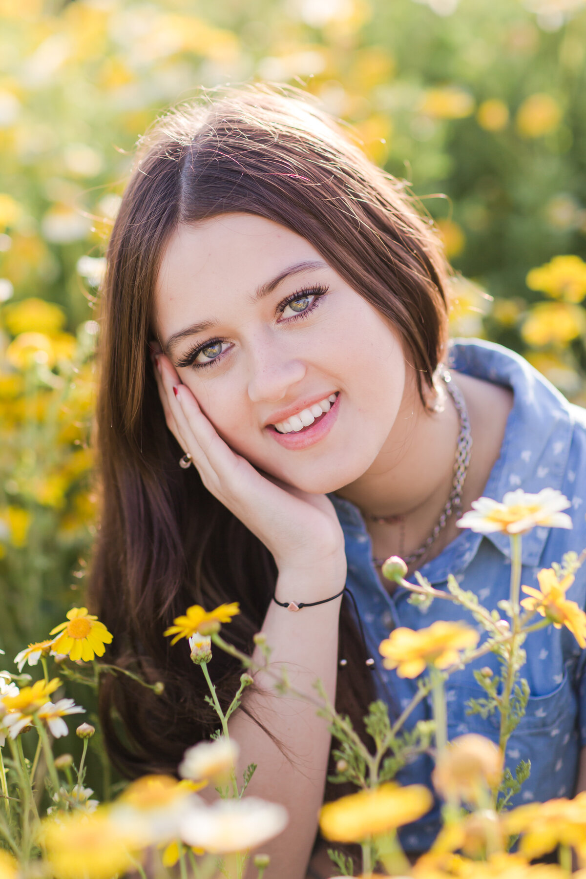 destination-family-photographer-girl-in-flowers