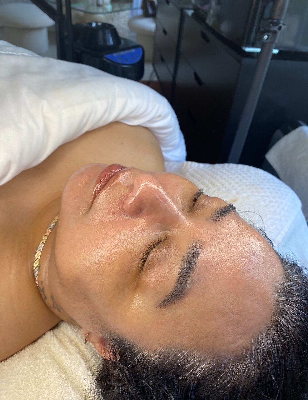 Facial 13