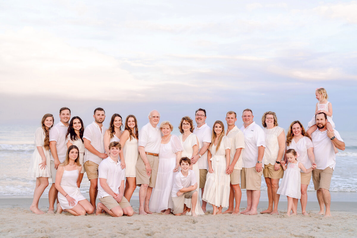 Large Family at the Beach - Family Photos by Pasha Belman