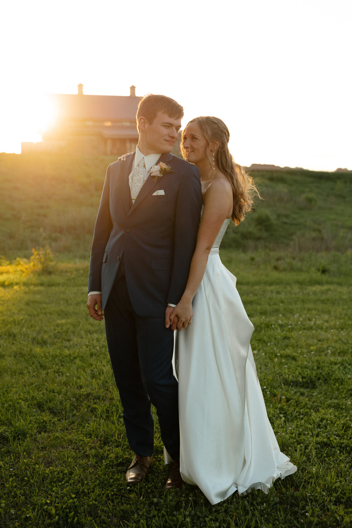 Sydney and Brant's Rustic Midwest Wedding Photography-709