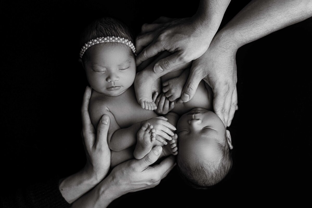 newborn-twins_Sayre-Briele-Photography-LLC_1