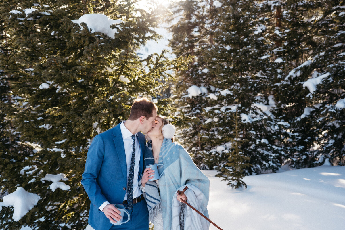 Sam-Murch-Photography-Ouray-Winter-Elopement-with-dog-64